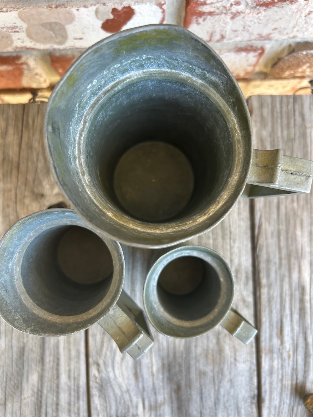 Three vintage pewter measuring jugs - Picture 3 of 7